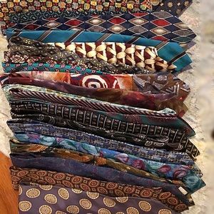 SOLD.  Two listings by mistake Men’s LOT 40